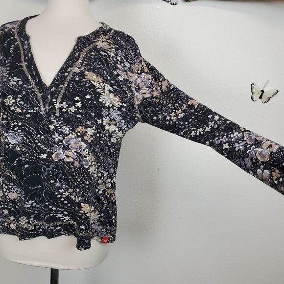 The north face patterned henley top - Picture 3 of 8